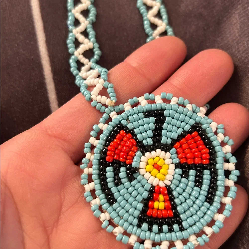 Vintage Native American Handcrafted Beaded Necklace with genuine leather - Picture 2 of 4